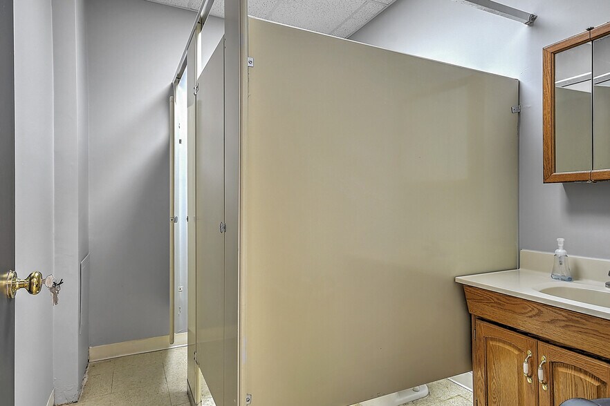 More Photos Of 10376 Wallace Alley St, Kingsport Office For Lease