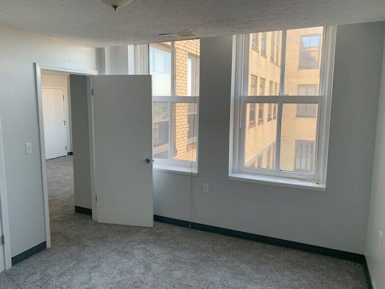 More Photos Of 59 Lincoln Way E, Massillon Apartments For Lease