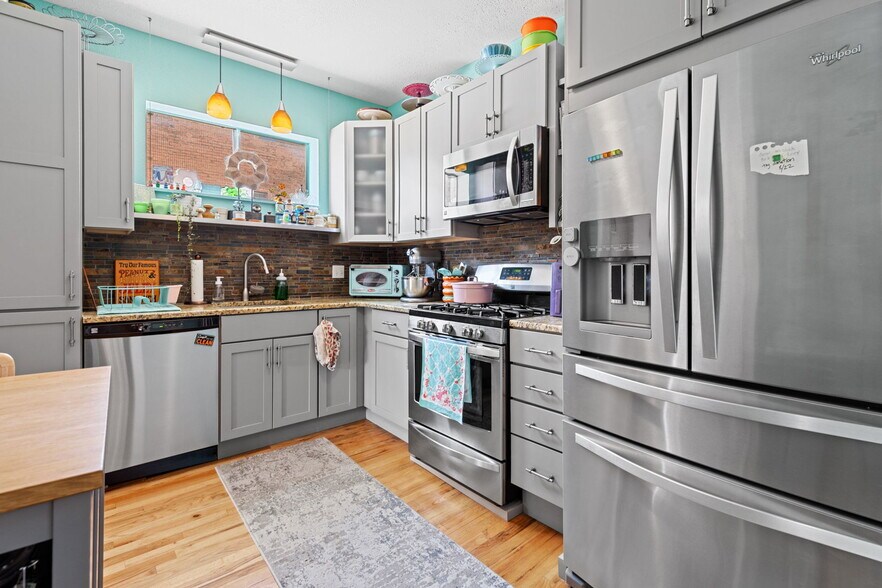 More Photos Of 321 Main St, Longmont General Retail For Sale
