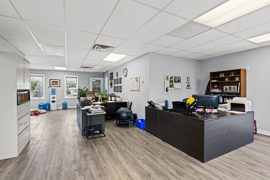 More Photos Of 457 Main St E, Winchester Medical For Sale