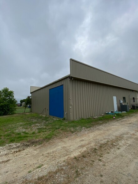More Photos Of 1309 E Milam St, Mexia General Retail For Sale