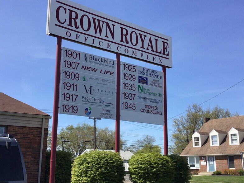 Primary Photo Of 1919 W Royale Dr, Muncie General Retail For Lease