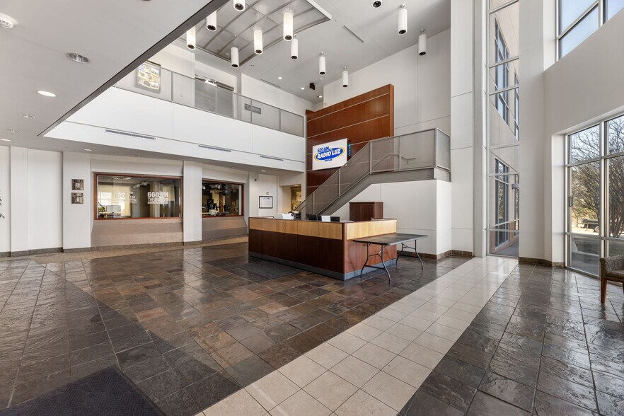 More Photos Of 6400 N Belt Line Rd, Irving Office For Sale