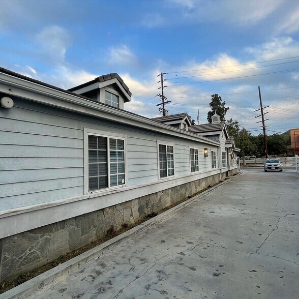 More Photos Of 8823 Fenwick St, Sunland Office For Lease
