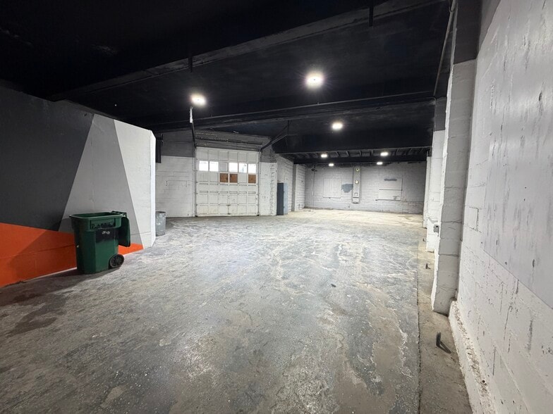 More Photos Of 1160 Homestead St, Baltimore Auto Repair For Lease