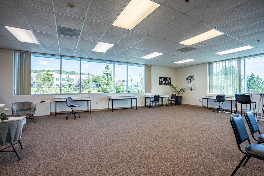 More Photos Of 28361-28385 Constellation Rd, Valencia Manufacturing For Lease
