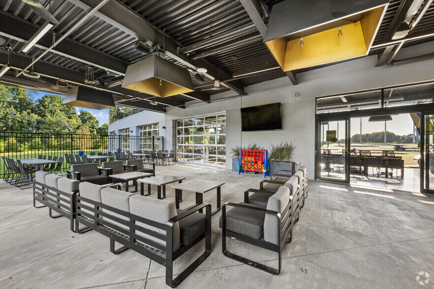 More Photos Of 11400 Outlet Dr, Knoxville Golf Course Driving Range For Sale