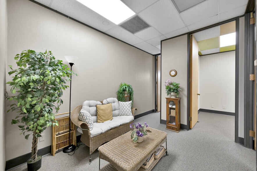 More Photos Of 1380 Stonehollow Dr, Humble Medical For Lease