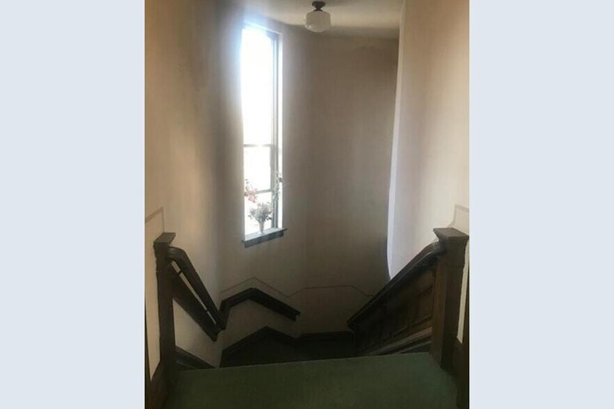 More Photos Of 329 E Moody Ave, New Castle Religious Facility For Sale