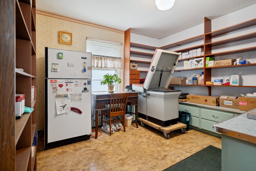 More Photos Of 107 E Madison St, Mount Pleasant Healthcare For Sale