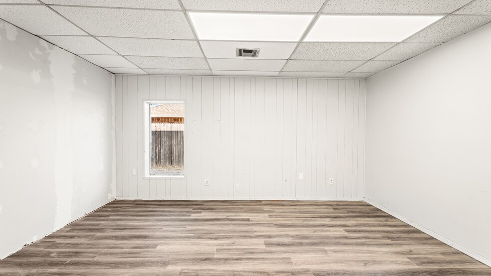 More Photos Of 8720 S Penn Ave, Oklahoma City Office For Sale