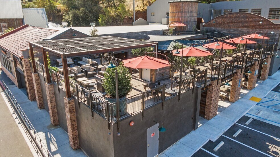 More Photos Of 208 S Green St, Sonora Restaurant For Sale