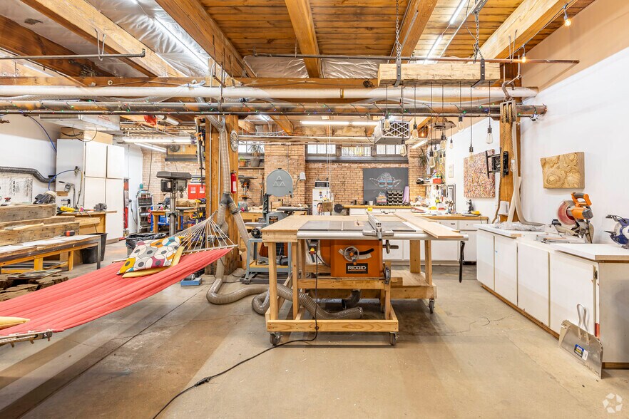 More Photos Of 1200 W 35th St, Chicago Office For Lease