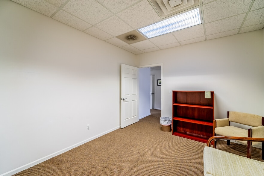 More Photos Of 4615-4621 S Wayne Rd, Wayne Storefront For Sale