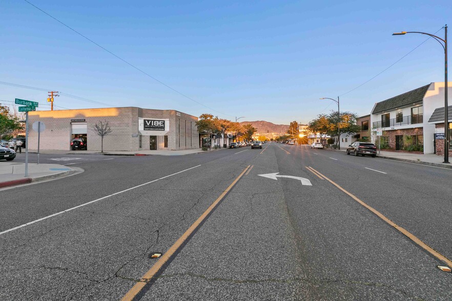 More Photos Of 3133 W Burbank Blvd, Burbank Coworking Space