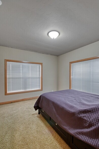 More Photos Of 299 Prairie Dr, Stanley Office For Sale