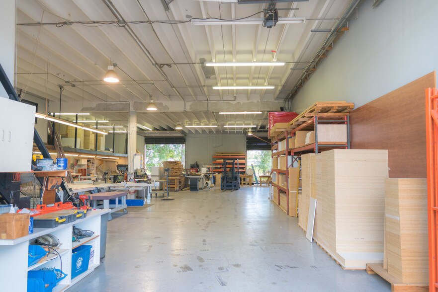 More Photos Of 2169 10th St, Sarasota Warehouse For Sale