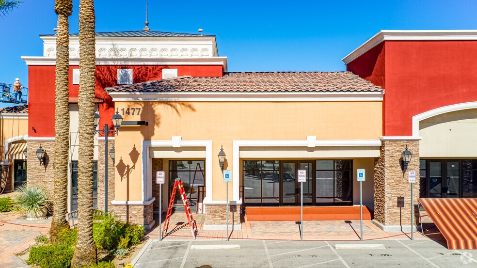 More Photos Of 1477 E Lake Mead Pky, Henderson General Retail For Lease