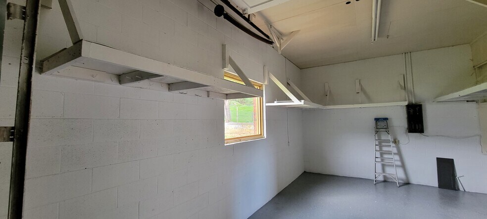 More Photos Of 17984 Great Smoky Mountain Expy, Waynesville Specialty For Lease