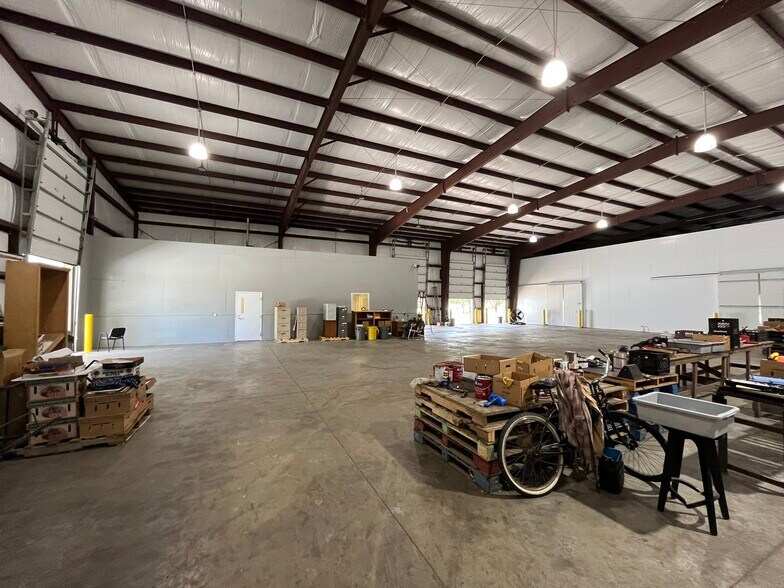 More Photos Of 2400 W Herman St, Pensacola Warehouse For Sale