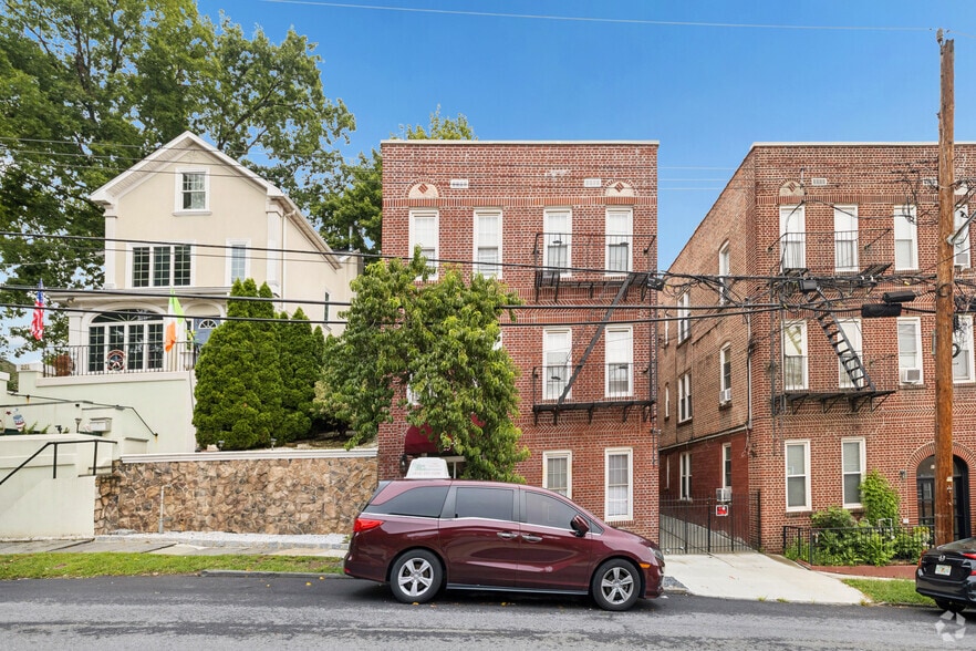 More Photos Of 257 E 238th St, Bronx Apartments For Sale