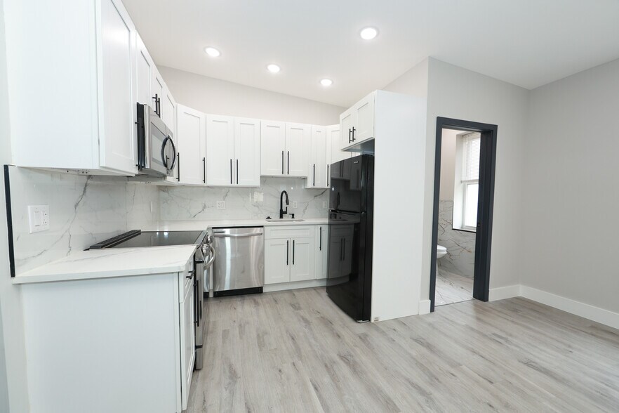 More Photos Of 3565 Kensington Ave, Philadelphia Storefront Retail Residential For Sale