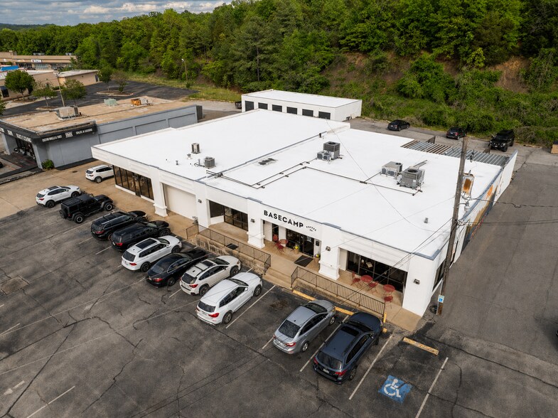 More Photos Of 2820-2848 N College Ave, Fayetteville Unknown For Lease