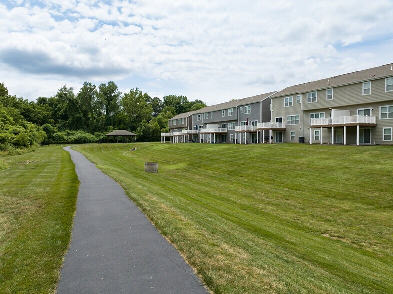 More Photos Of 238 W Wellspring Way, Saint Charles Apartments For Sale