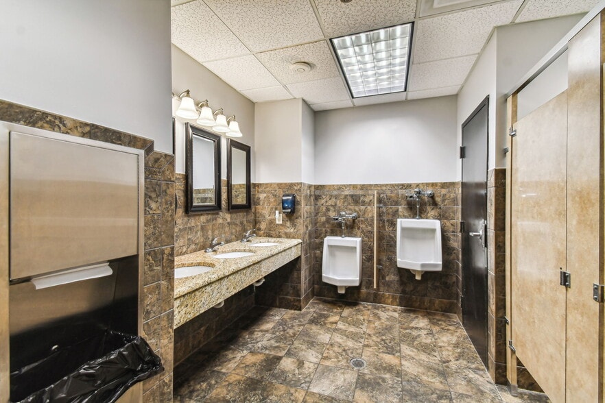 More Photos Of 2701 W Busch Blvd, Tampa Office For Sale