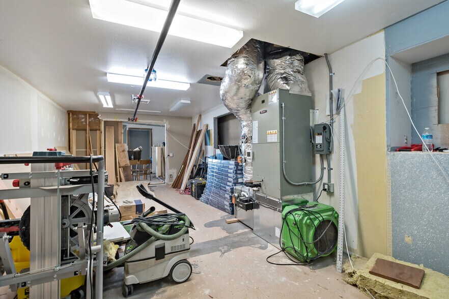 More Photos Of 105 1st St, Langley Storefront Retail Residential For Sale