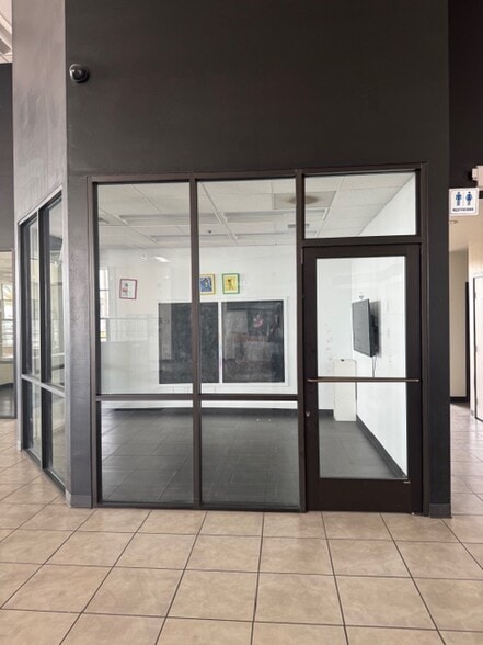 More Photos Of 4625 Wible Rd, Bakersfield Auto Dealership For Lease