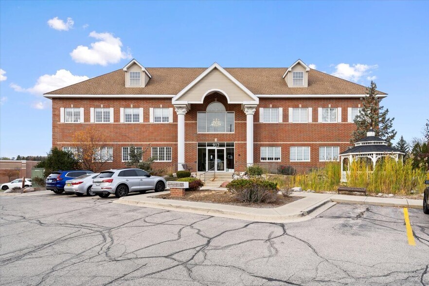 More Photos Of 912 Northwest Hwy, Fox River Grove Medical For Sale