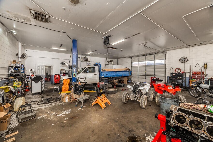 More Photos Of 511 N 1300 E, St George Warehouse For Sale