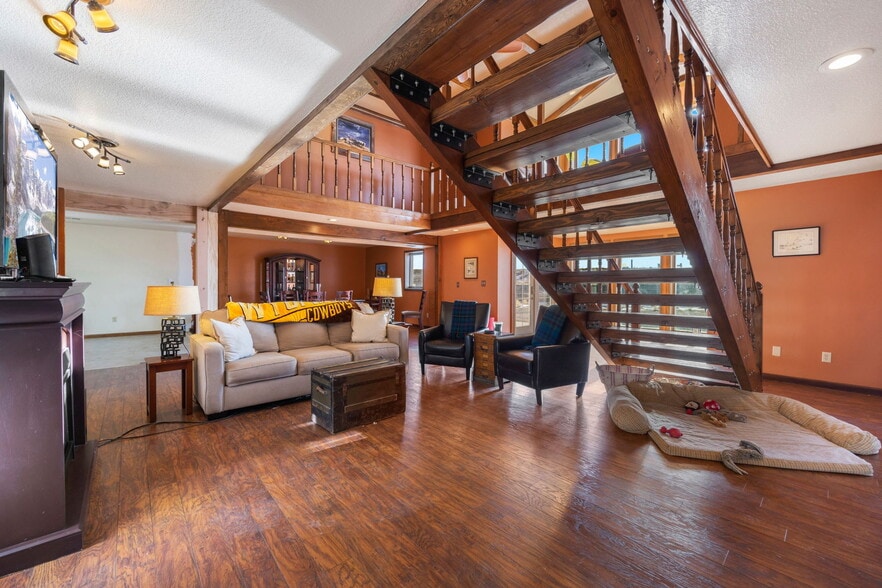 More Photos Of 1 Stevenson Rd, Laramie Specialty For Lease