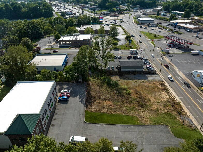 More Photos Of 2312 State st, Bristol Land For Lease