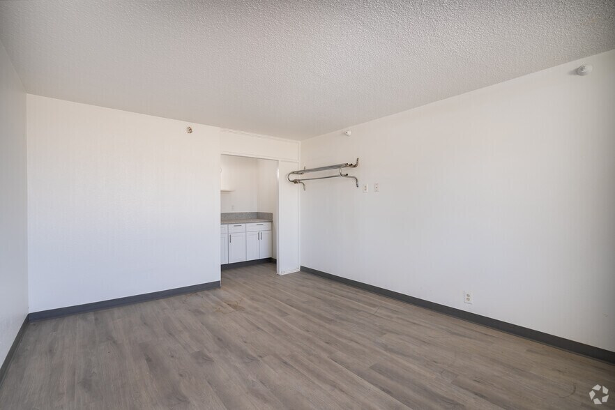 More Photos Of 2700 White Ln, Bakersfield Apartments For Sale