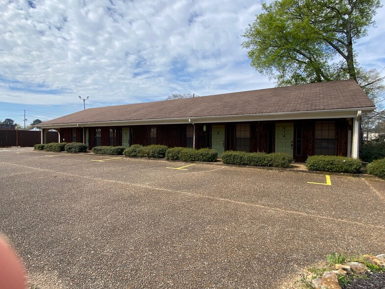 Primary Photo Of 315 Magazine St, Tupelo Office For Lease