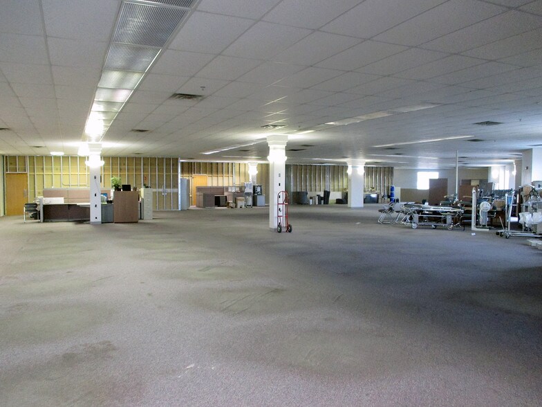 More Photos Of 2700 8th St NW, Minot Medical For Sale