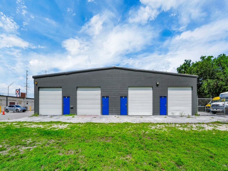 More Photos Of 520 Alicia Rd, Lakeland Warehouse For Lease