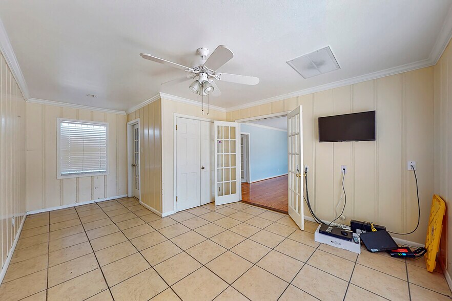 More Photos Of 5710 Edgemoor Dr, Houston Specialty For Sale