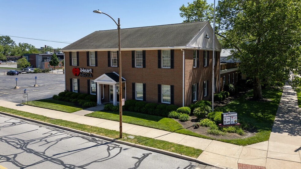 More Photos Of 111-113 S Superior St, Toledo Office For Sale