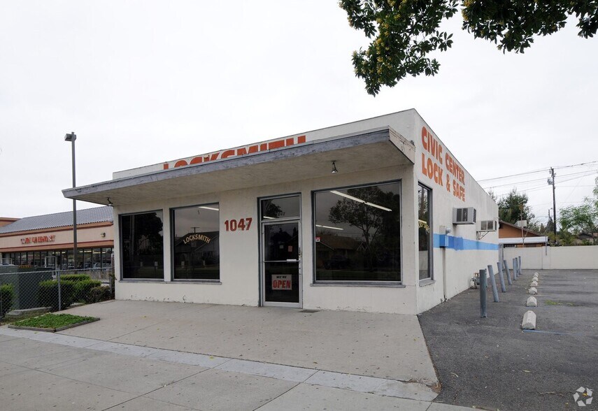 Primary Photo Of 1047 W 1st St, Santa Ana Freestanding For Lease