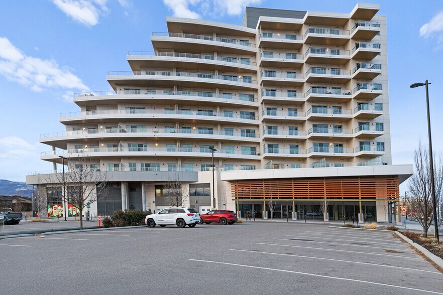 More Photos Of 3300 - 3340 Lakeshore rd, Kelowna Apartments For Lease