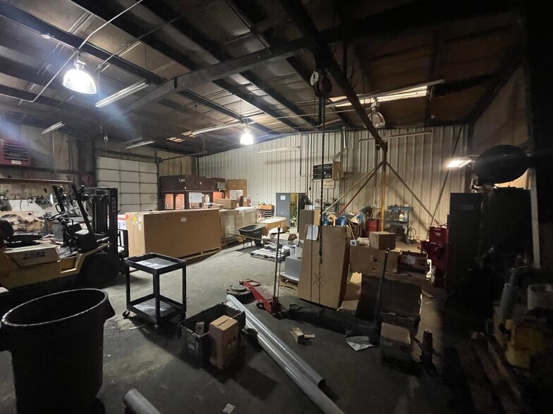More Photos Of 1600 S Clinton Ave, Dunn Warehouse For Sale
