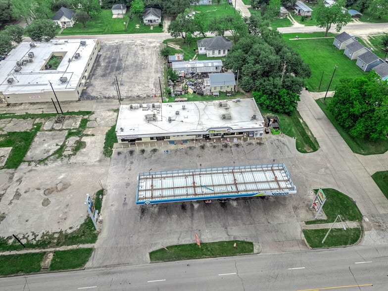 More Photos Of 1417 7th St, Bay City Storefront For Lease