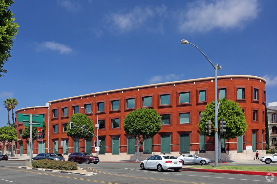 More Photos Of 350 S Beverly Dr, Beverly Hills Office For Lease