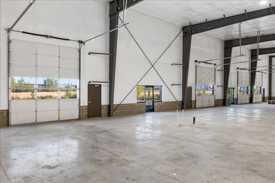 More Photos Of 163-171 Bateman Dr, Medford Light Manufacturing For Lease