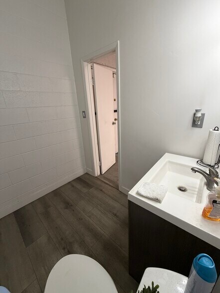 More Photos Of 3475 Boulder Hwy, Las Vegas Freestanding For Lease