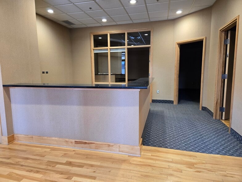 More Photos Of 408-410 Central Ave, Faribault Storefront Retail Residential For Lease