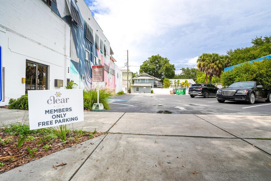More Photos Of 2531 Central Ave, Saint Petersburg Coworking Space